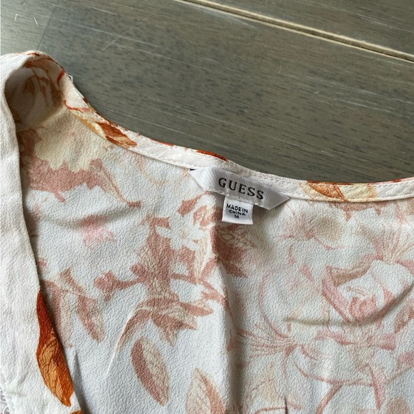 Guess blouse size medium leaf print brownish orange color - Picture 3 of 4